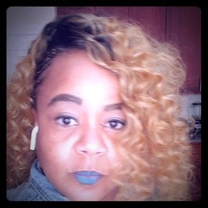 Meet your Posher, Carla